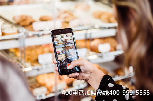 (400電話是如何實(shí)現(xiàn)的)(聯(lián)通400電話有什么特點(diǎn)與優(yōu)勢(shì)?)