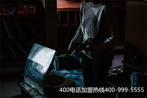 (手機撥打400電話是不是免費的)(手機撥400電話收費嗎？)